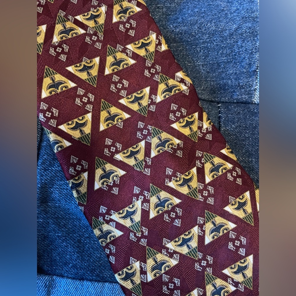Maroon & Gold Men’s Bill Blass Black Label Tie 100% silk